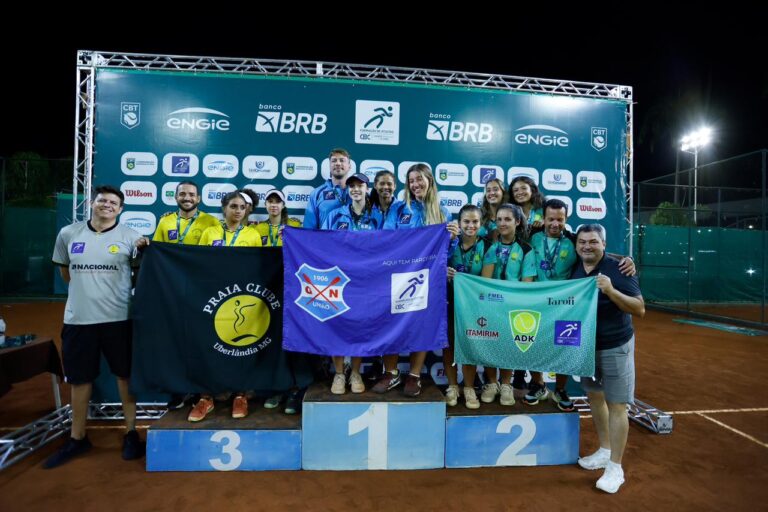 Nas areias do beach tennis - Grêmio Náutico União